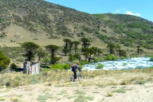 Bike tour in northern Patagonia