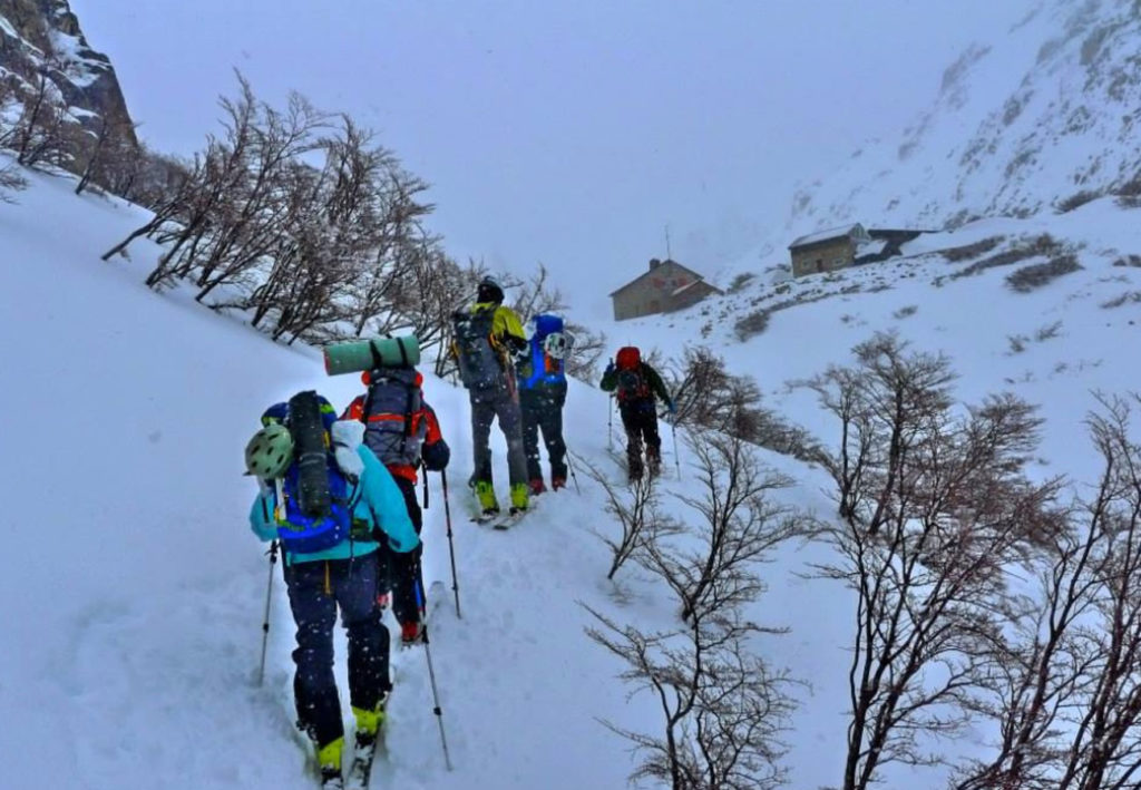 Backcountry, Ski Touring Guide Bariloche Touring Refugio Frey, Bariloche mit Patagoniatiptop