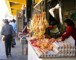 fresh chicken for sale on the market in Huaraz